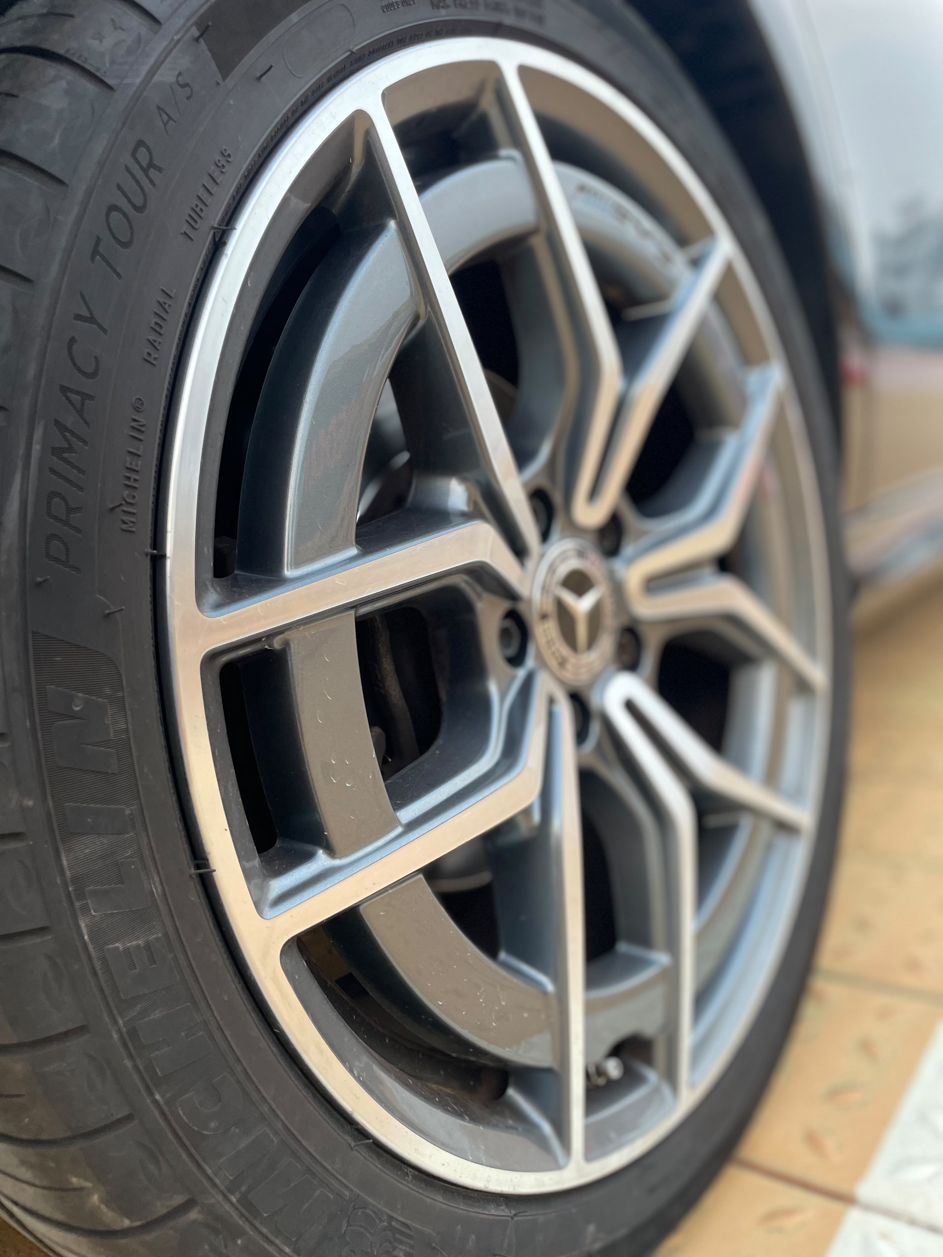 Mercedes-Benz E-Class 5