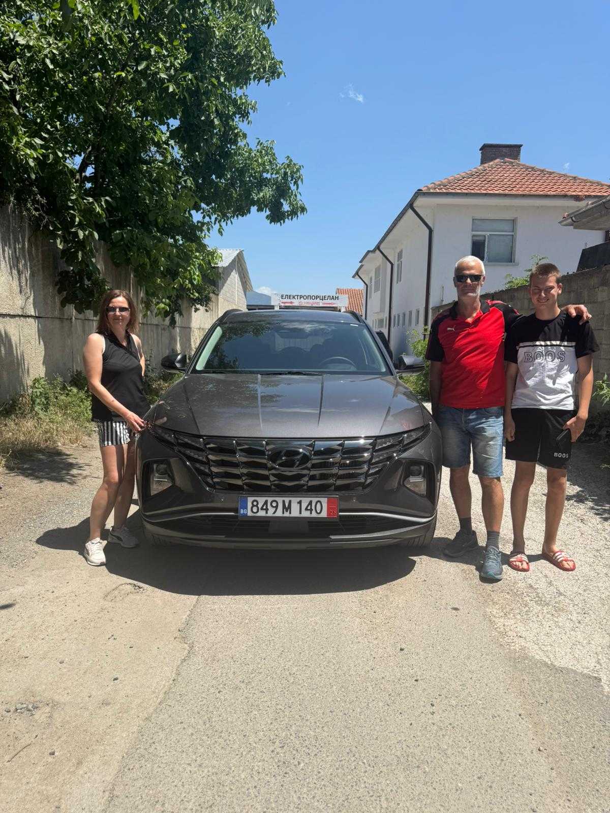 Hyundai Tucson сив - доставен автомобил